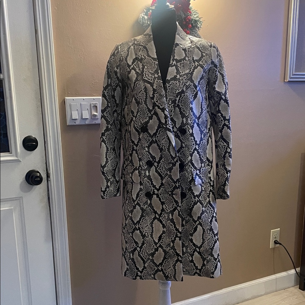 Mural Black and White Snake Print Blazer